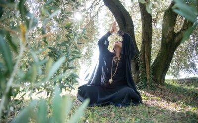 Guida Spirituale: navigare la crisi moderna con saggezza e autenticità